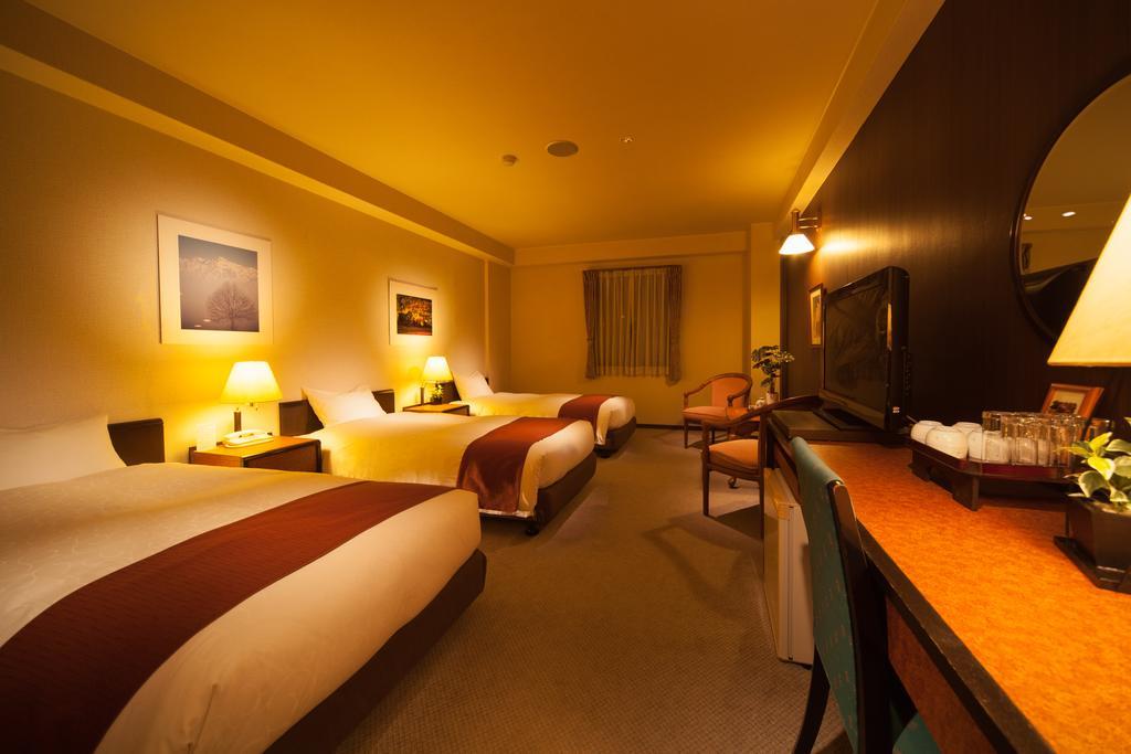 Hakuba Springs Hotel Exterior photo
